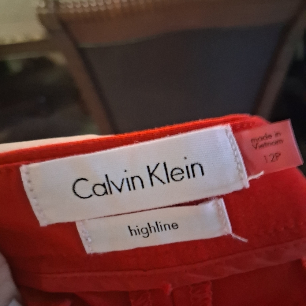 Calvin Klein Bold Red Apparel - Picture 3 of 5